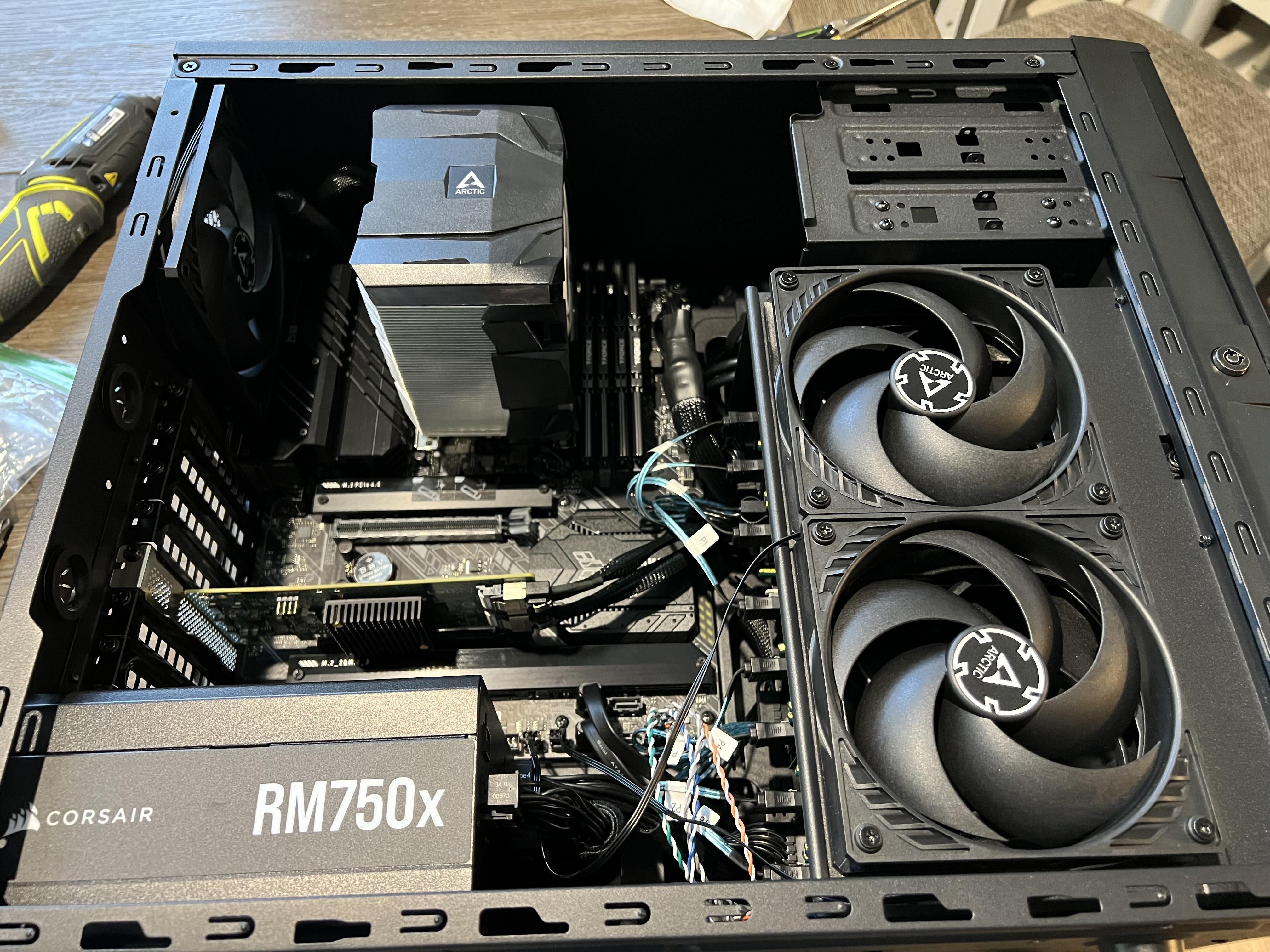 Fractal Design Define 7 build - Unraid Compulsive Design - Unraid